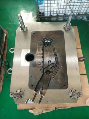 Molde de fundición a presión de aluminio de canal caliente/canal frío con tamaño personalizado y de 1 a 128 cavidades