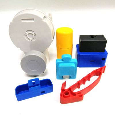 Servicio de moldeo por inyección de plástico estándar y personalizado con herramientas para moldes multicavidad