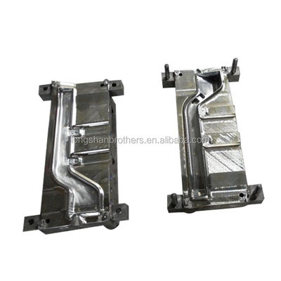 Acabado de superficie de pulido de alto brillo Molde de soplado multicavidad para materiales ABS/PP/PS/PE/PVC/PA6/PA66