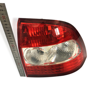 Piezas de plástico para faros de automóvil con superficie personalizada, dimensiones estables y buena resistencia a la intemperie
