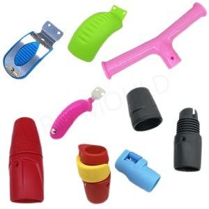 Servicio de moldeo por inyección de plástico de superficie lisa para accesorios de cubiertas de juguetes de automóviles