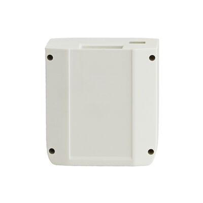 Productos electrónicos aislados blancos mate para dispositivos de fuente de alimentación